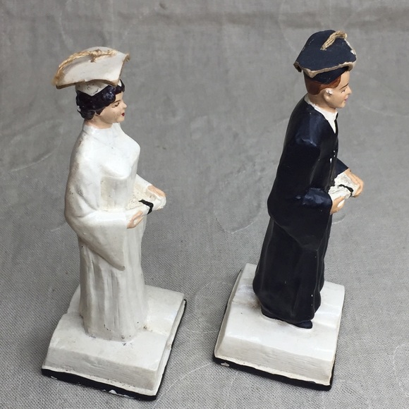 Vintage Chalkware Graduation Figures Dated 1958 - Picture 14 of 15